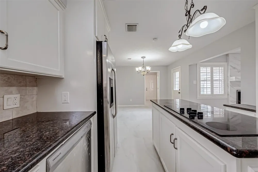 4506 Mimosa Drive Bellaire, TX 77401