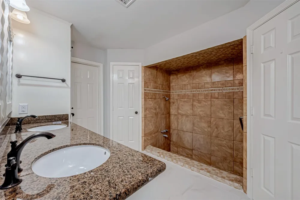 4506 Mimosa Drive Bellaire, TX 77401