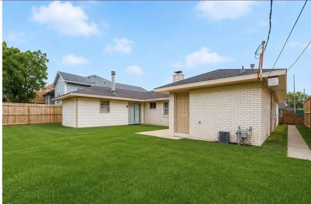 4506 Mimosa Drive Bellaire, TX 77401
