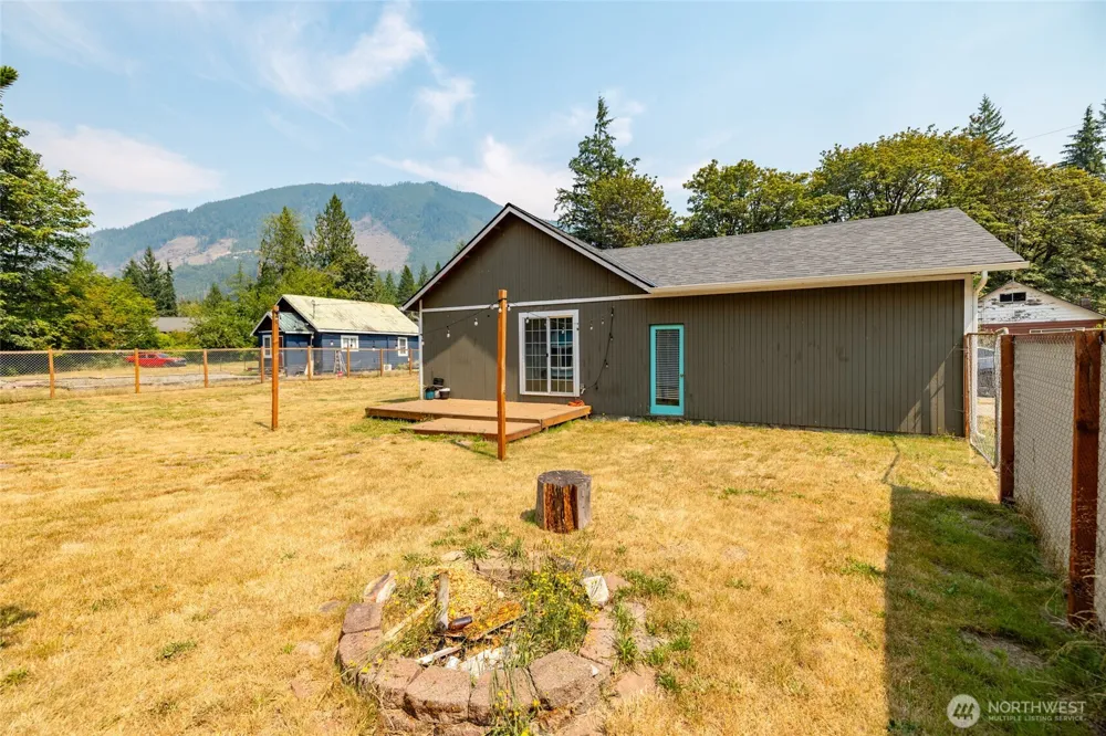 26706 469th Avenue NE Darrington, WA 98241