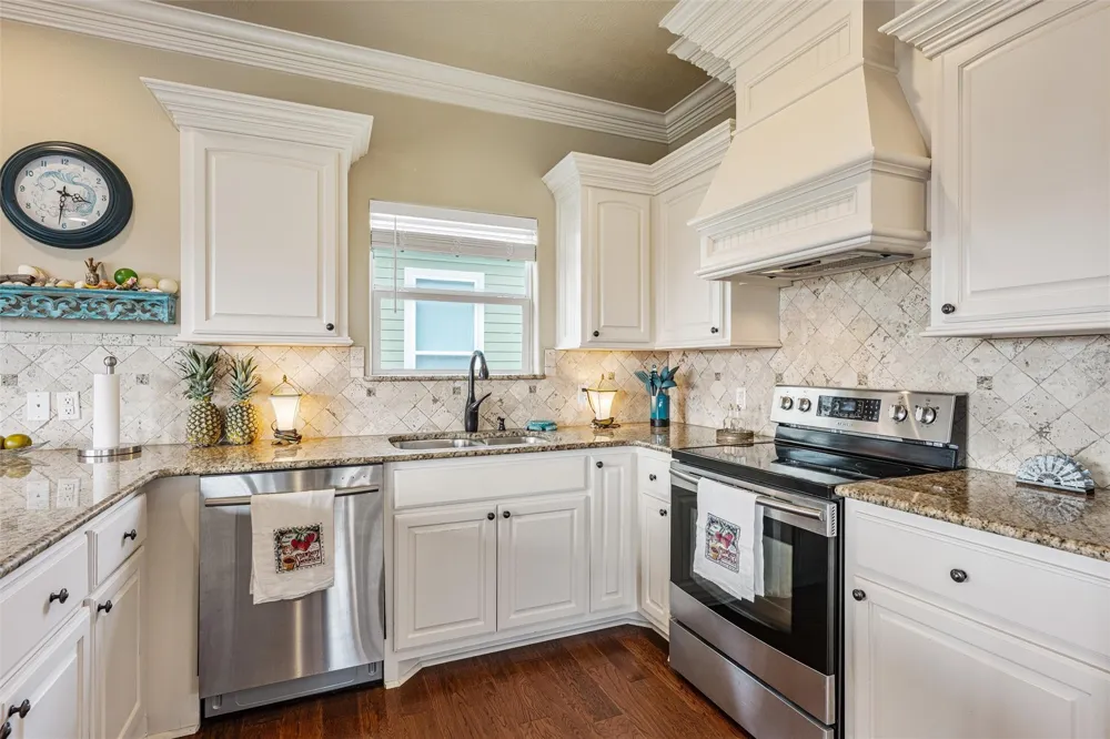 972 S Redfish Crystal Beach, TX 77650