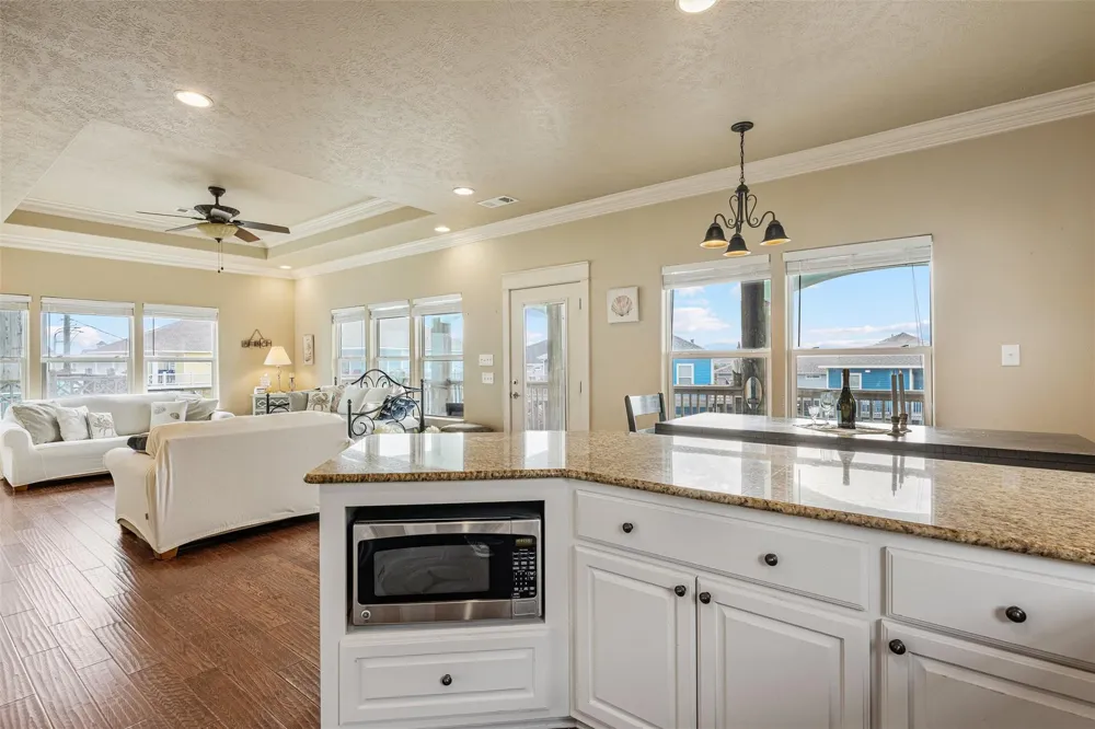 972 S Redfish Crystal Beach, TX 77650