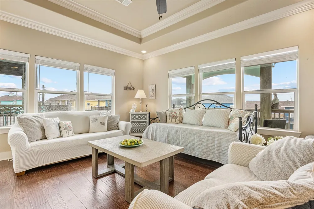 972 S Redfish Crystal Beach, TX 77650