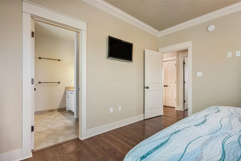 972 S Redfish Crystal Beach, TX 77650