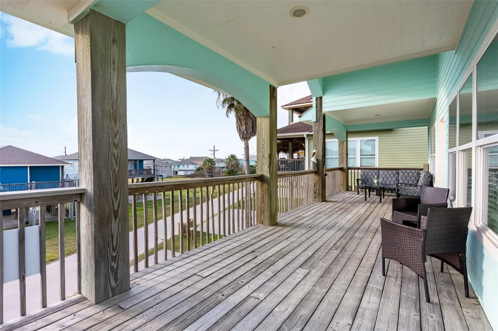 972 S Redfish Crystal Beach, TX 77650