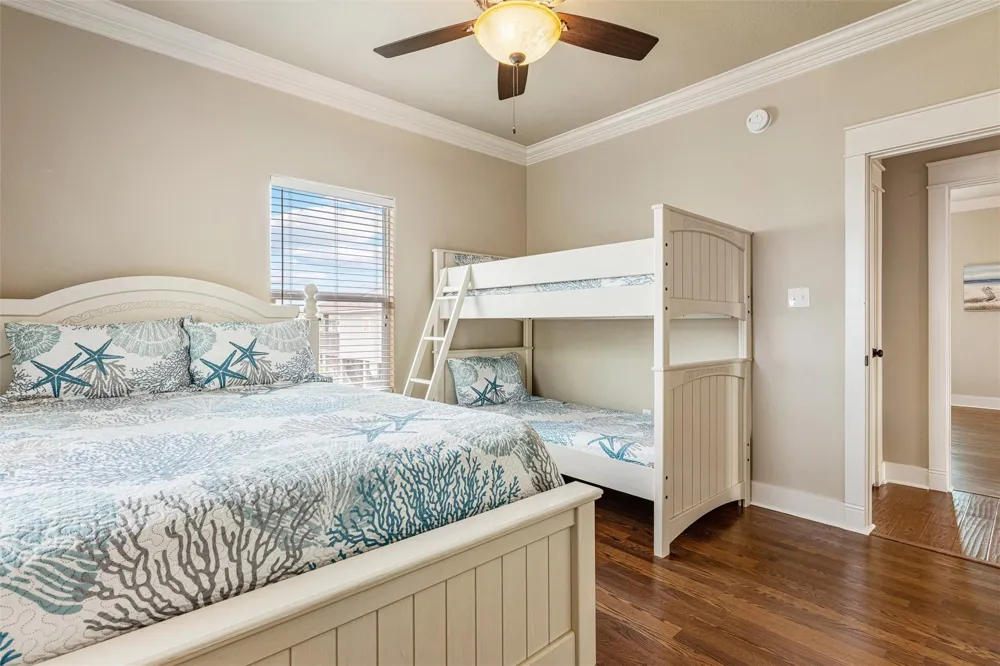972 S Redfish Crystal Beach, TX 77650