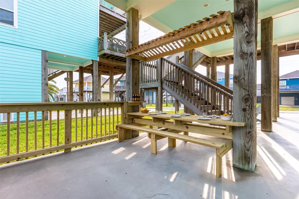 972 S Redfish Crystal Beach, TX 77650