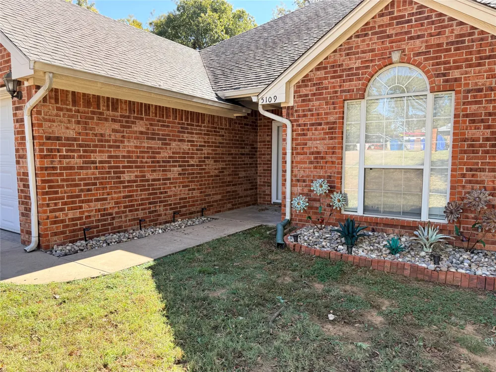 5109 Valley View Durant, OK 74701