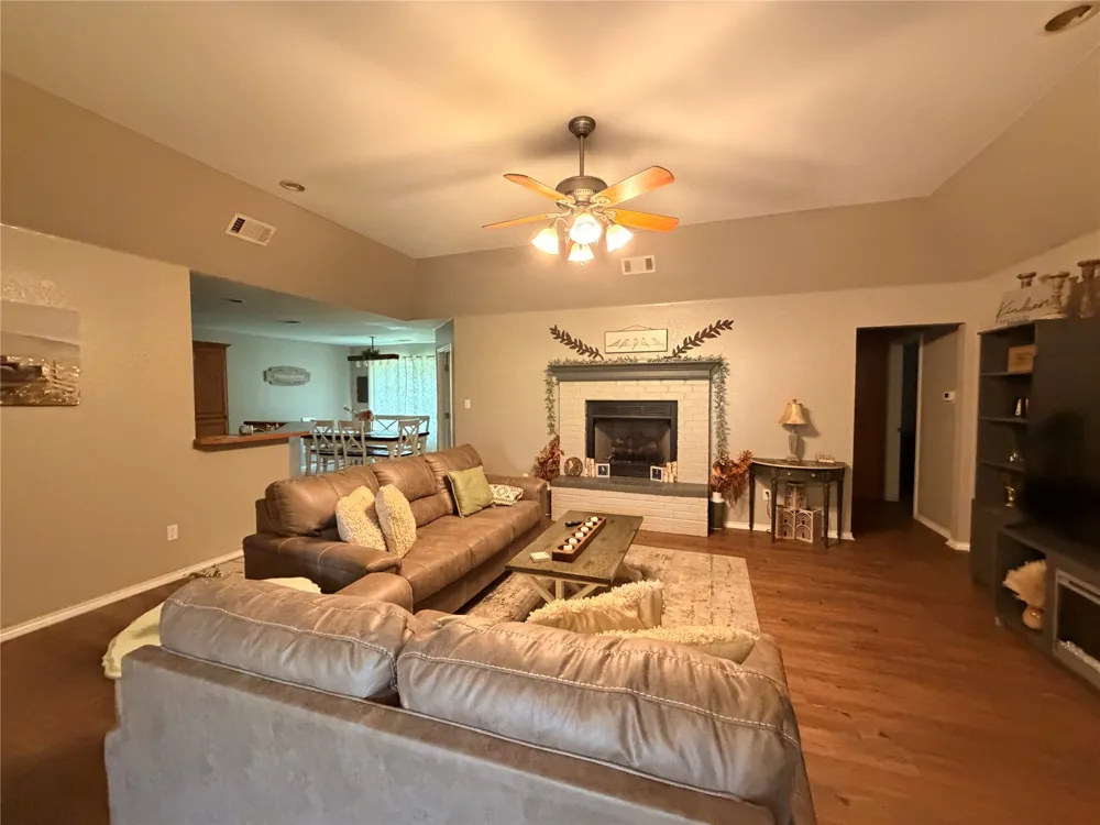 5109 Valley View Durant, OK 74701
