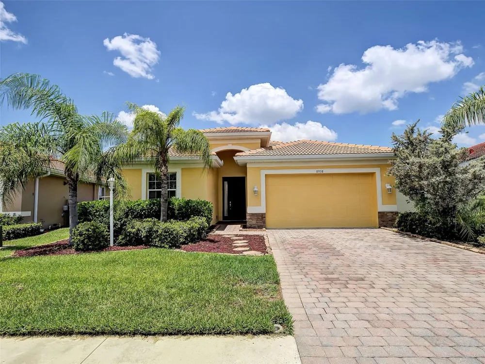 8938 PEREGRINE WAY North Port, FL 34287