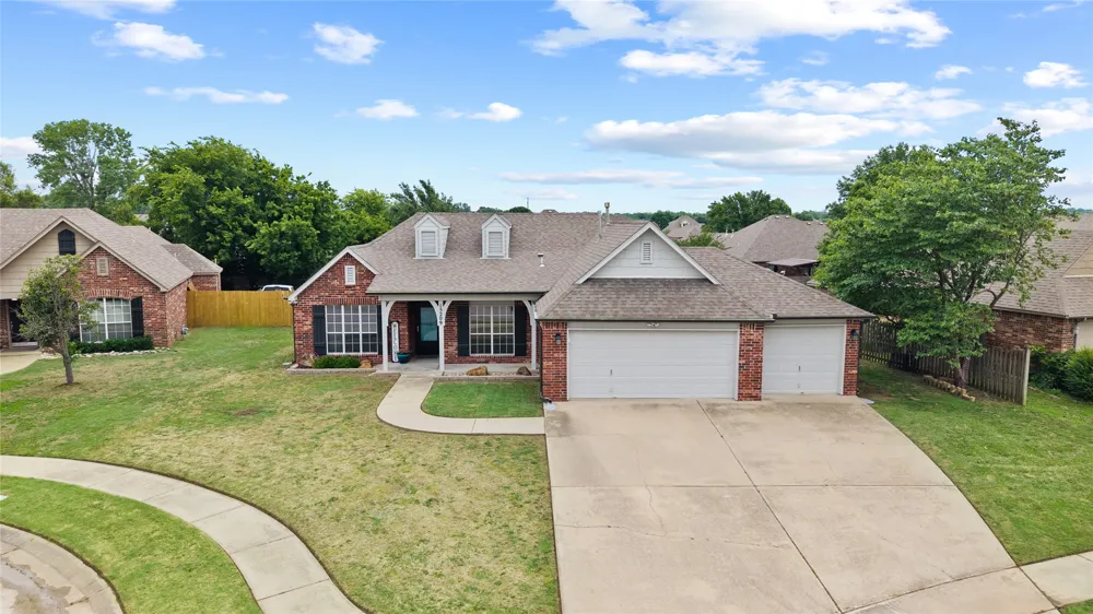 15209 E 90th Place Owasso, OK 74055