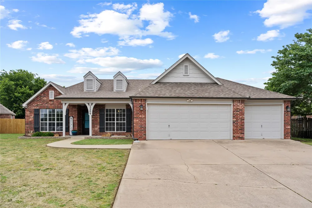 15209 E 90th Place Owasso, OK 74055