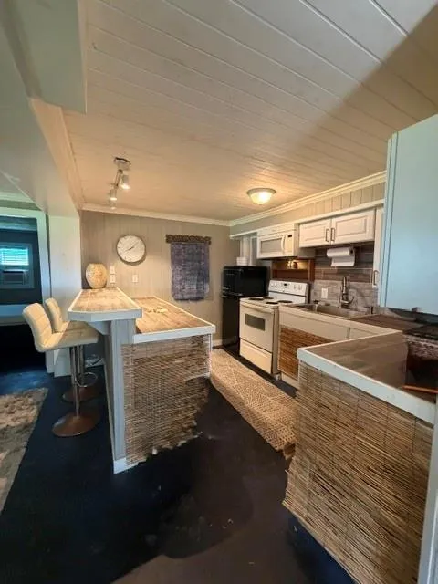 16535 Jamaica Inn Road Jamaica Beach, TX 77554