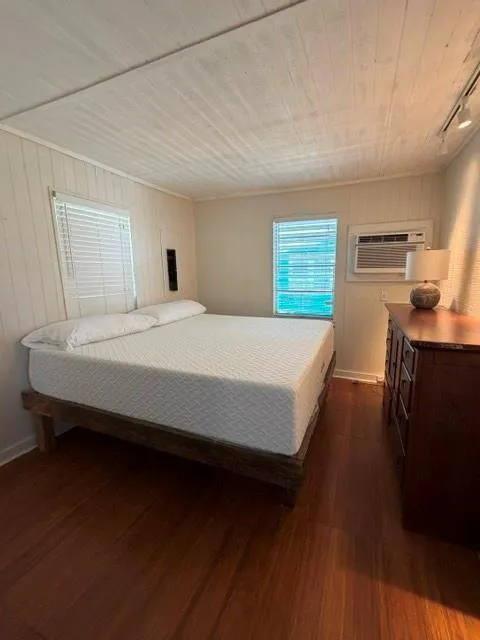 16535 Jamaica Inn Road Jamaica Beach, TX 77554