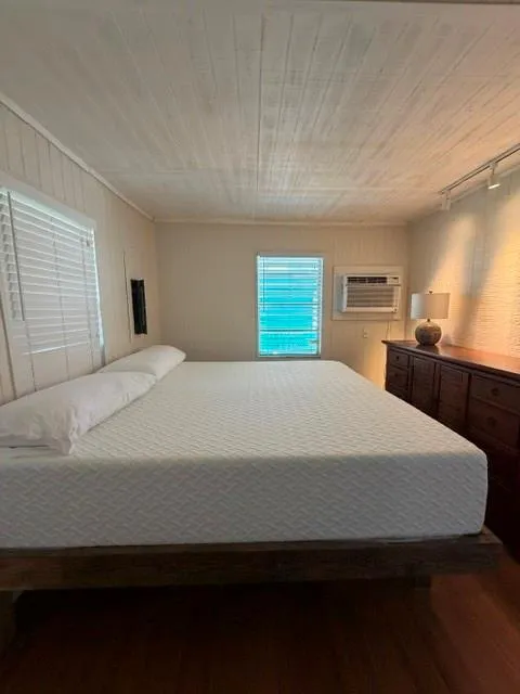 16535 Jamaica Inn Road Jamaica Beach, TX 77554