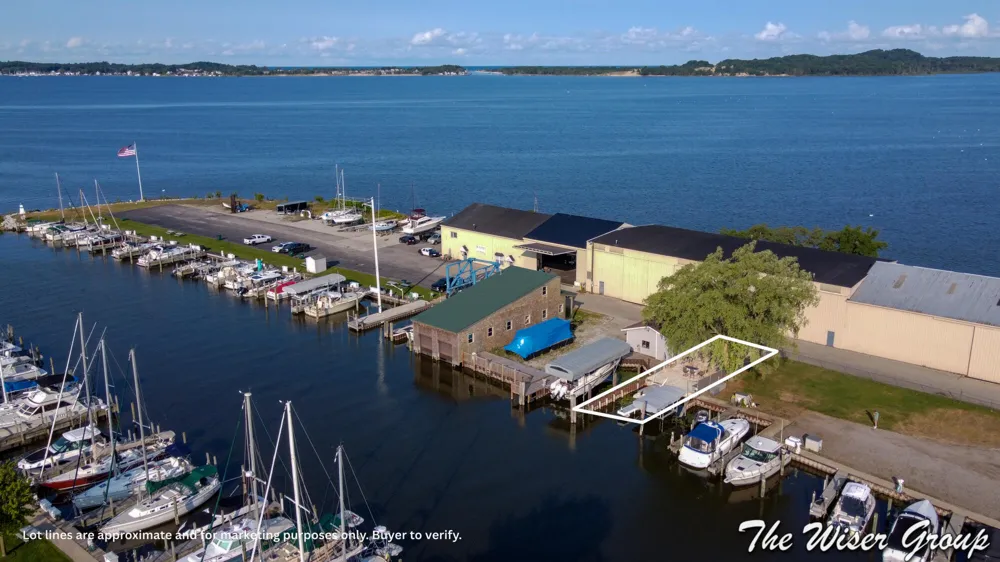 332 Cihak Street Muskegon, MI 49445