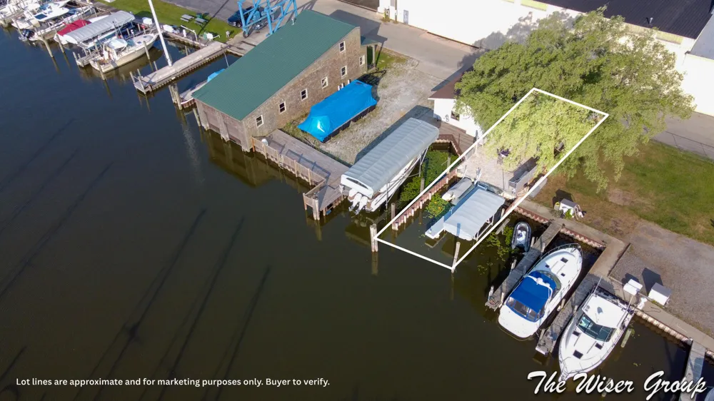 332 Cihak Street Muskegon, MI 49445