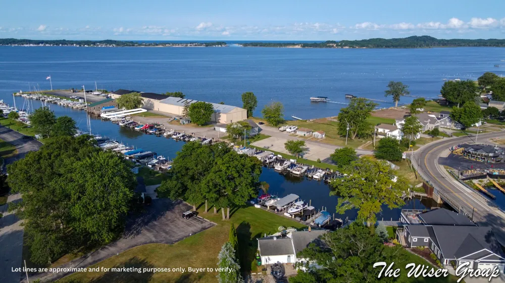 332 Cihak Street Muskegon, MI 49445