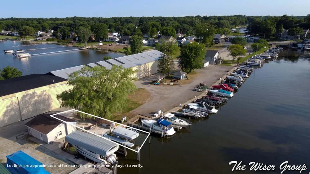 332 Cihak Street Muskegon, MI 49445