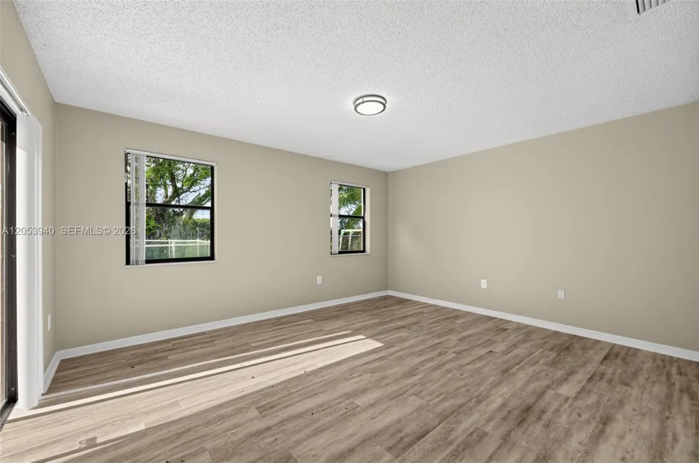 15600 Gauntlet Hall Mnr Davie, FL 33331