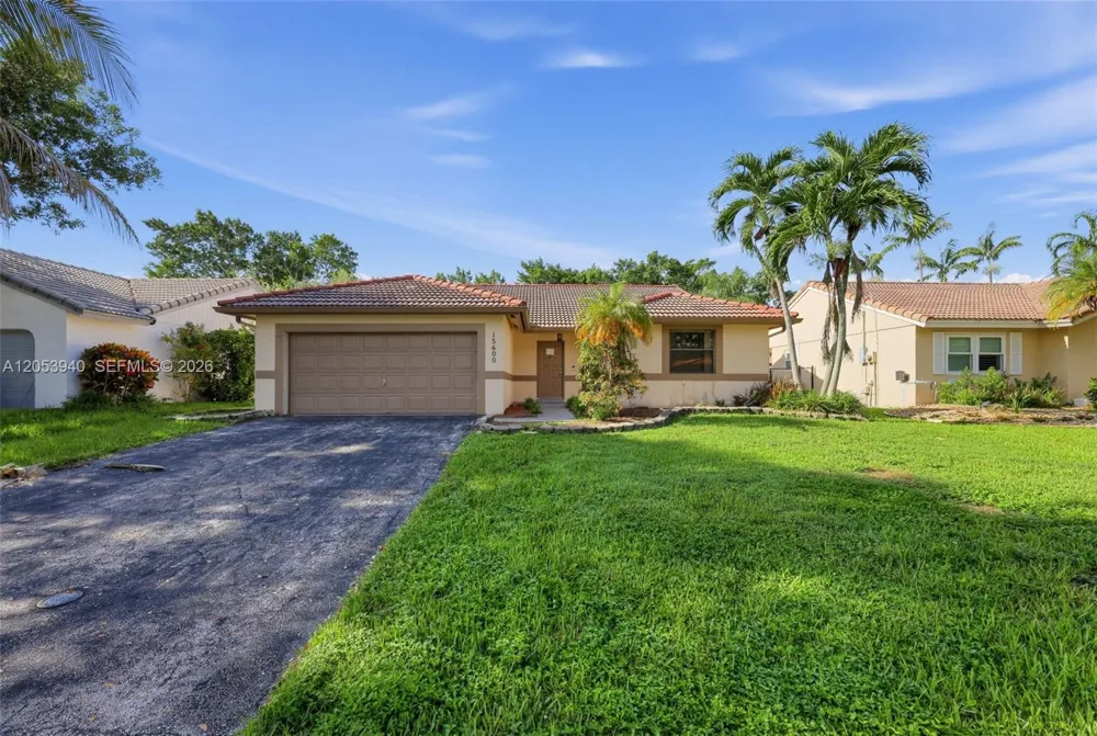 15600 Gauntlet Hall Mnr Davie, FL 33331