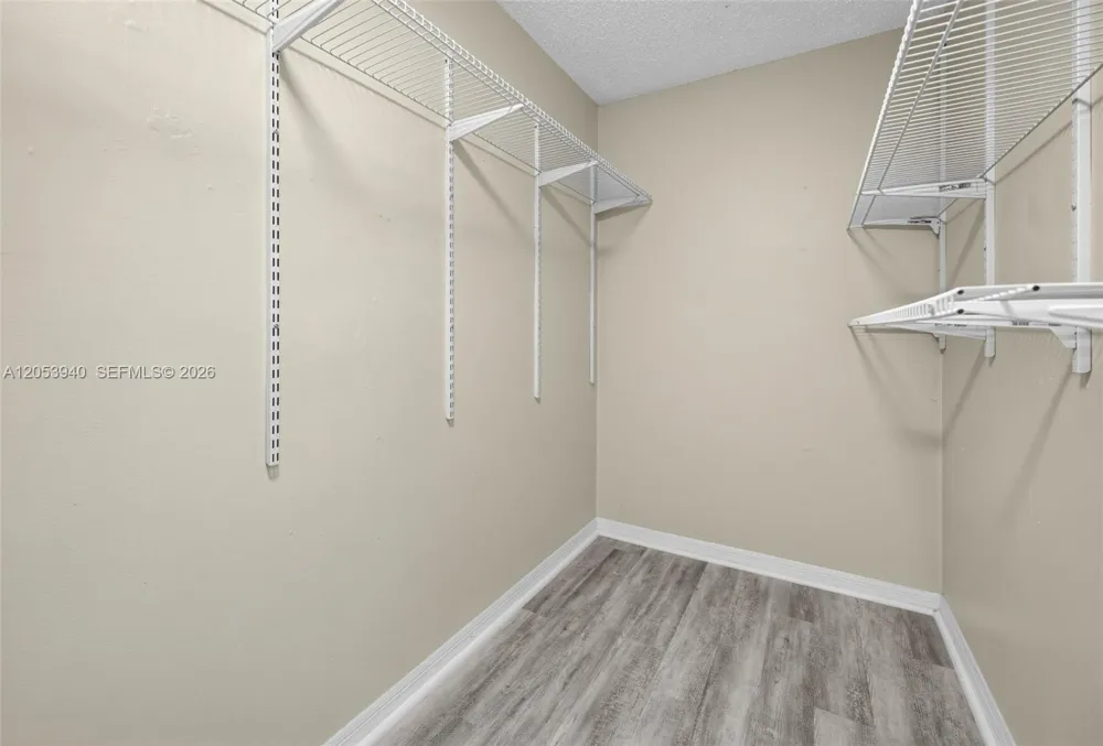 15600 Gauntlet Hall Mnr Davie, FL 33331