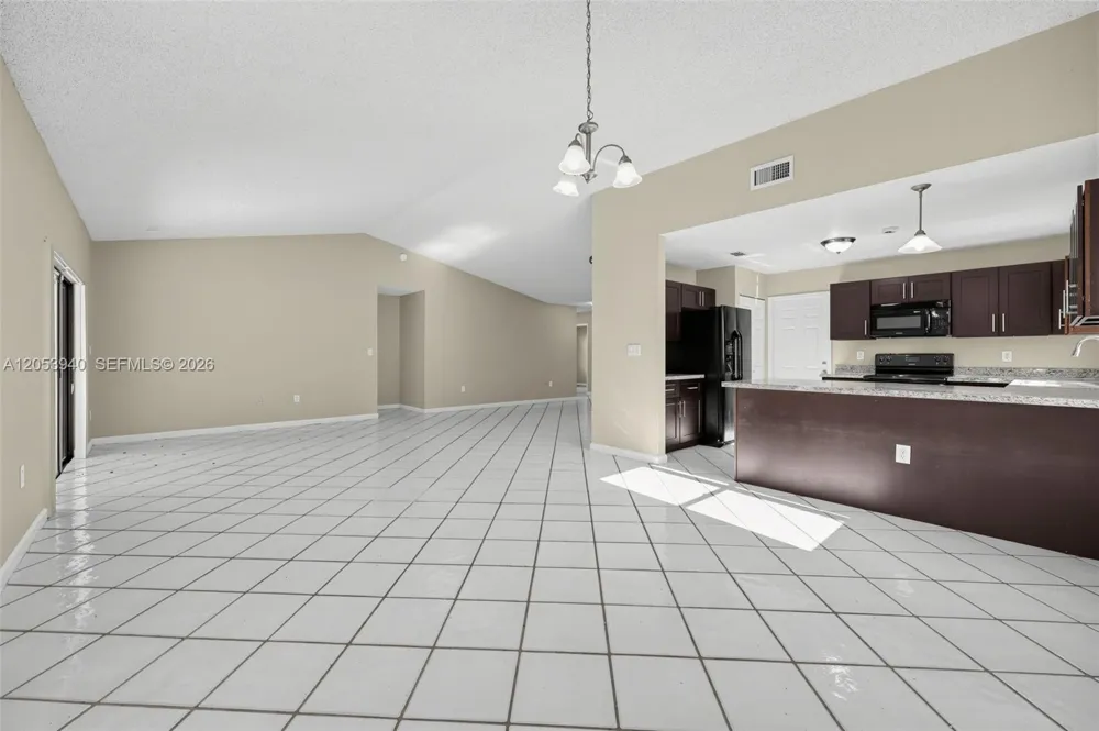 15600 Gauntlet Hall Mnr Davie, FL 33331