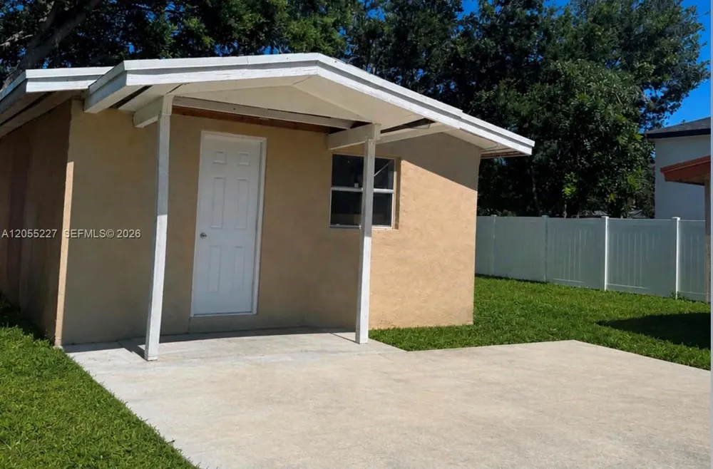 217 NW 14th Ct #B Dania Beach, FL 33004