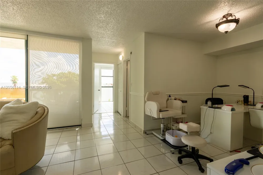 2055 SW 122nd Ave #406 Miami, FL 33175