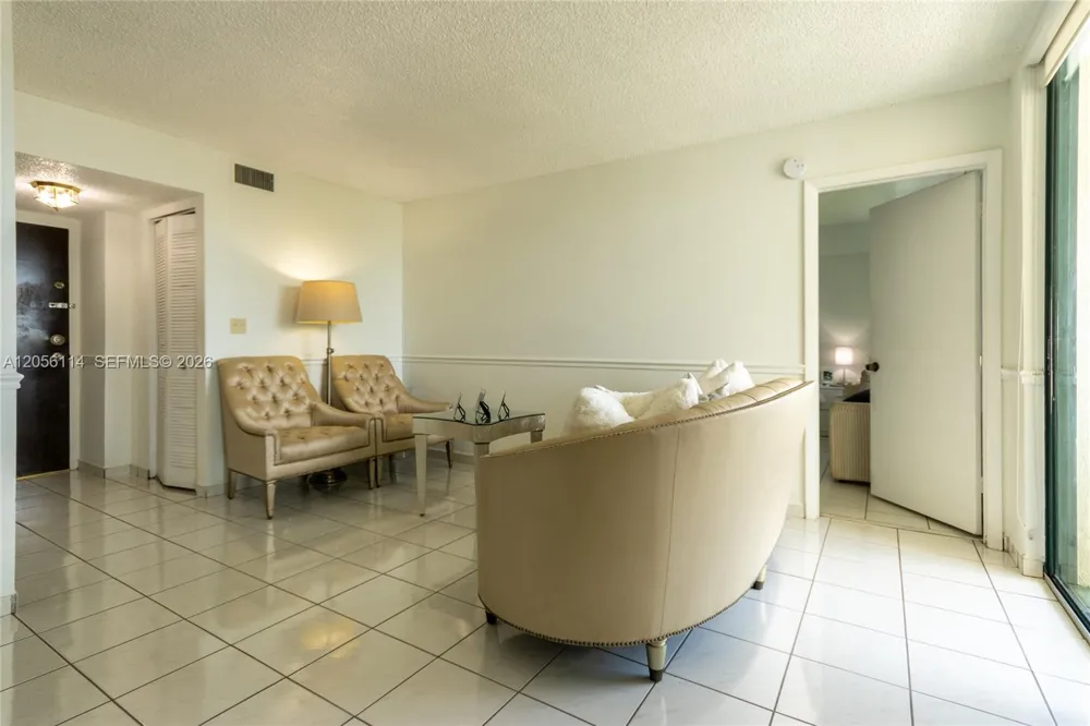 2055 SW 122nd Ave #406 Miami, FL 33175