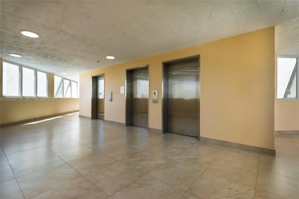 2055 SW 122nd Ave #406 Miami, FL 33175