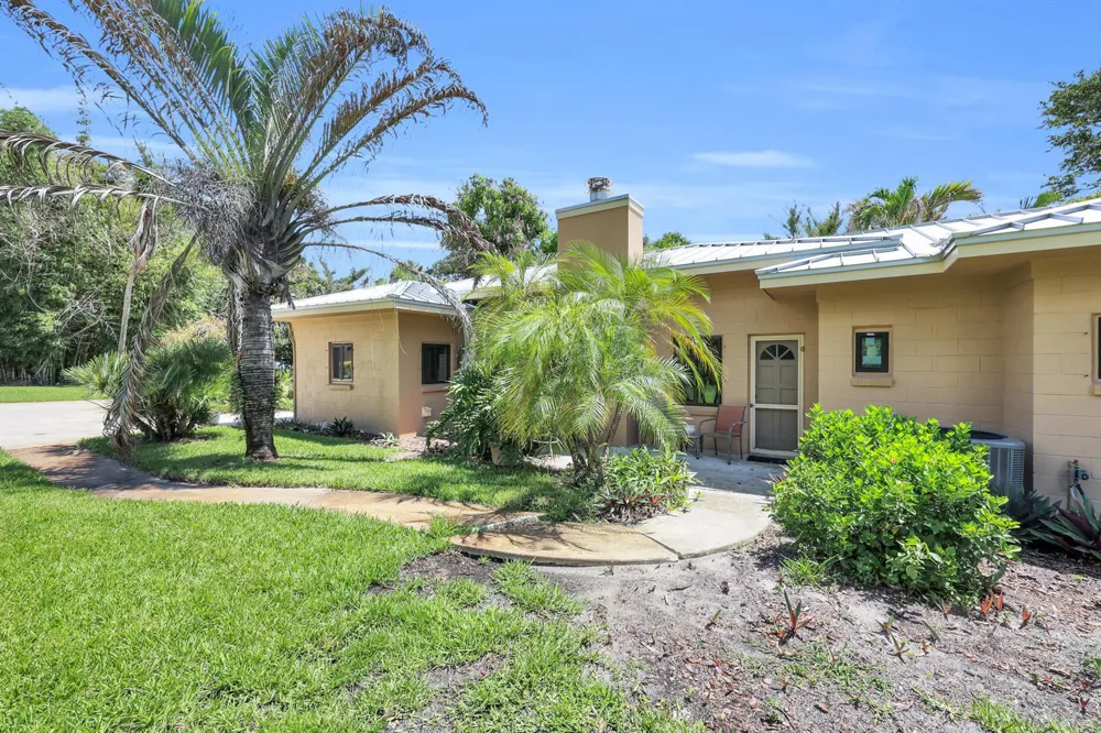 8609 S Indian River Drive Fort Pierce, FL 34982