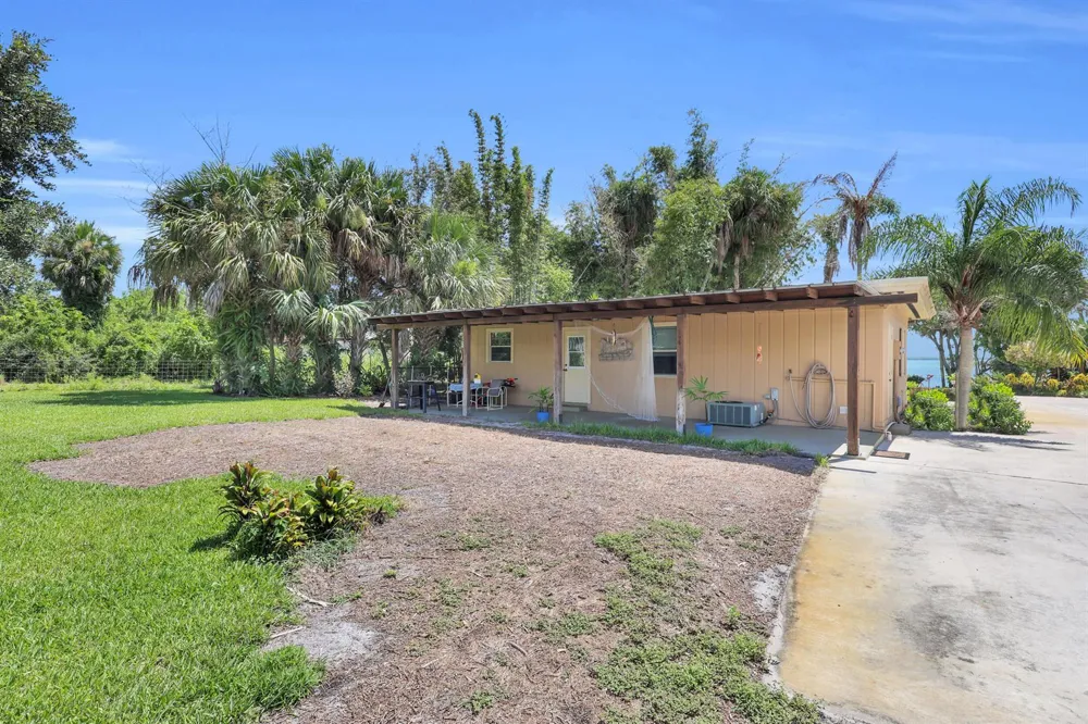 8609 S Indian River Drive Fort Pierce, FL 34982