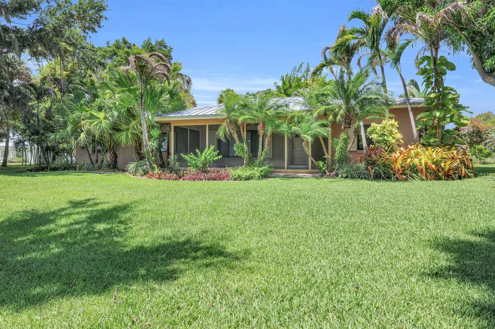 8609 S Indian River Drive Fort Pierce, FL 34982
