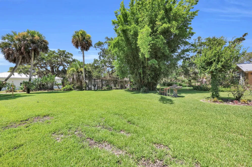 8609 S Indian River Drive Fort Pierce, FL 34982