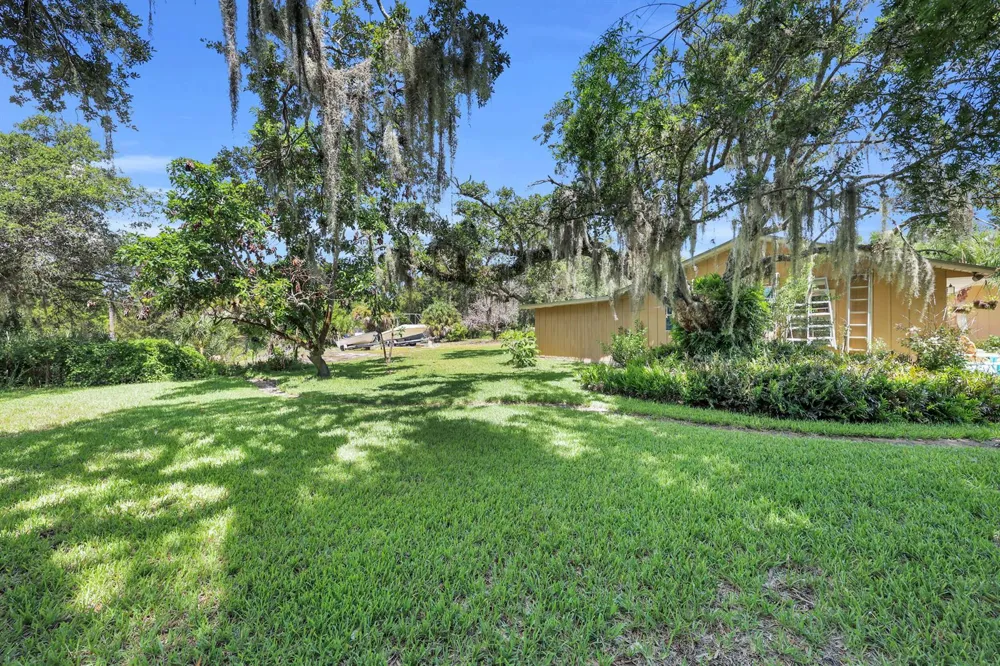 8609 S Indian River Drive Fort Pierce, FL 34982