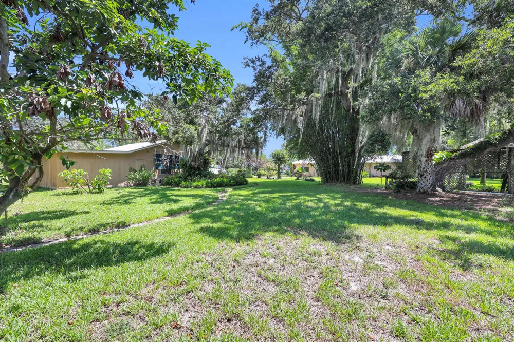 8609 S Indian River Drive Fort Pierce, FL 34982