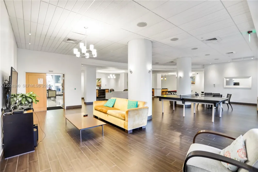 3801 S Ocean Dr #11S Hollywood, FL 33019