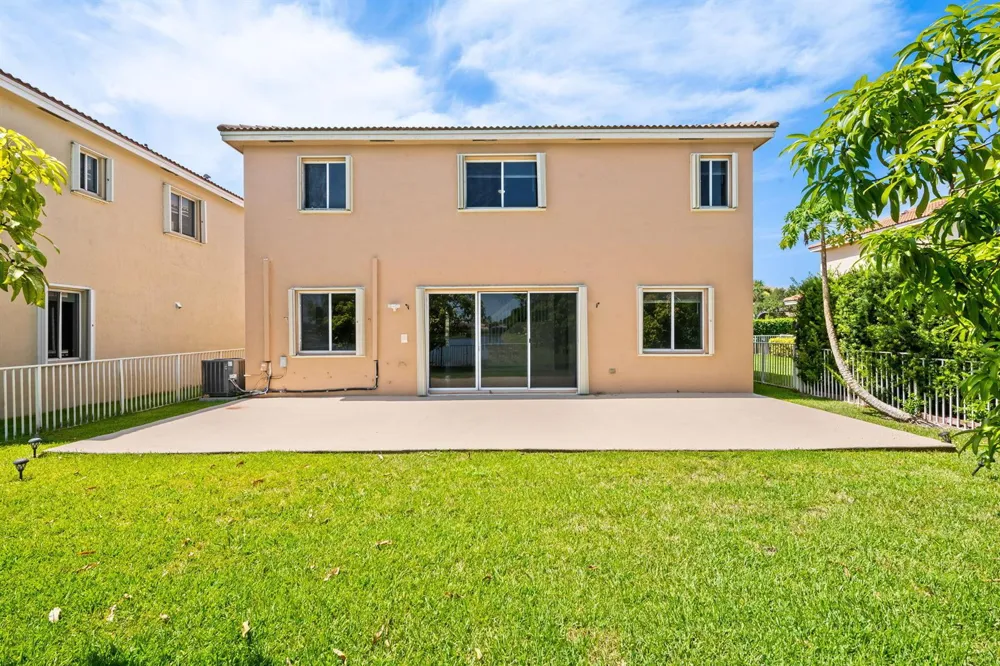 19389 SW 64th Street Pembroke Pines, FL 33332