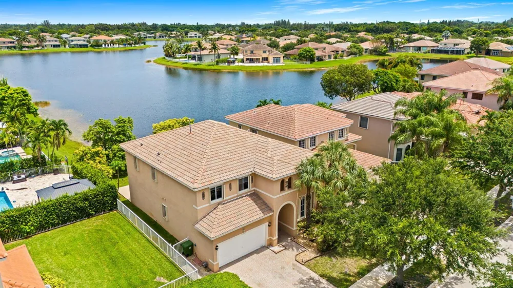 19389 SW 64th Street Pembroke Pines, FL 33332