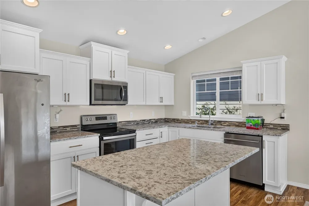 1477 W Gateway Heights Loop Sedro Woolley, WA 98284