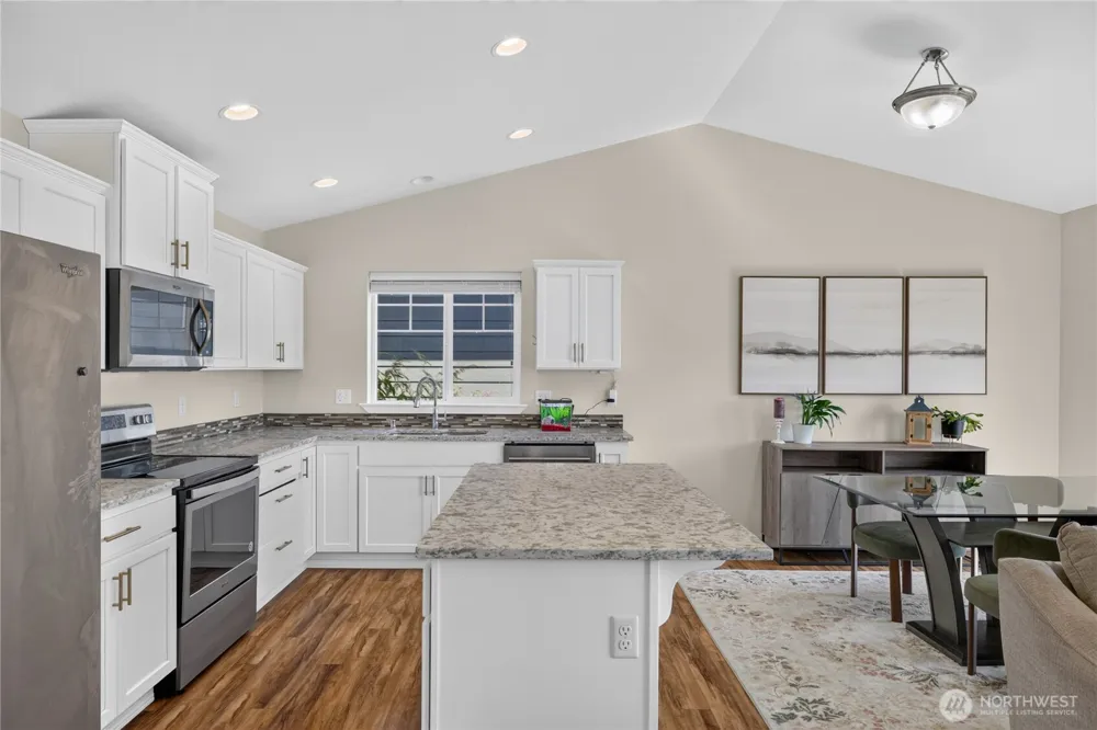 1477 W Gateway Heights Loop Sedro Woolley, WA 98284