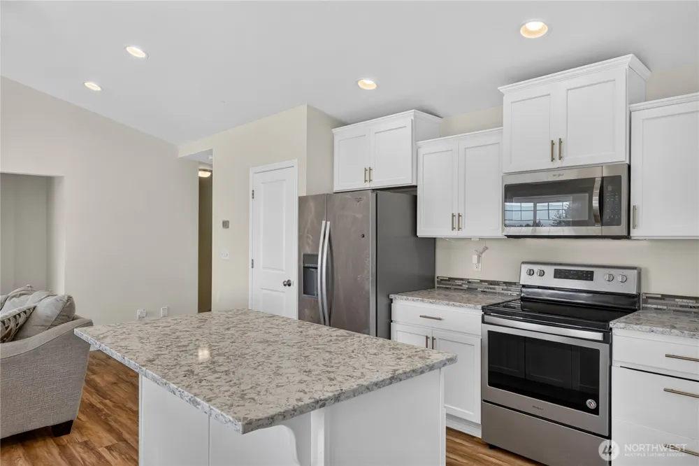 1477 W Gateway Heights Loop Sedro Woolley, WA 98284