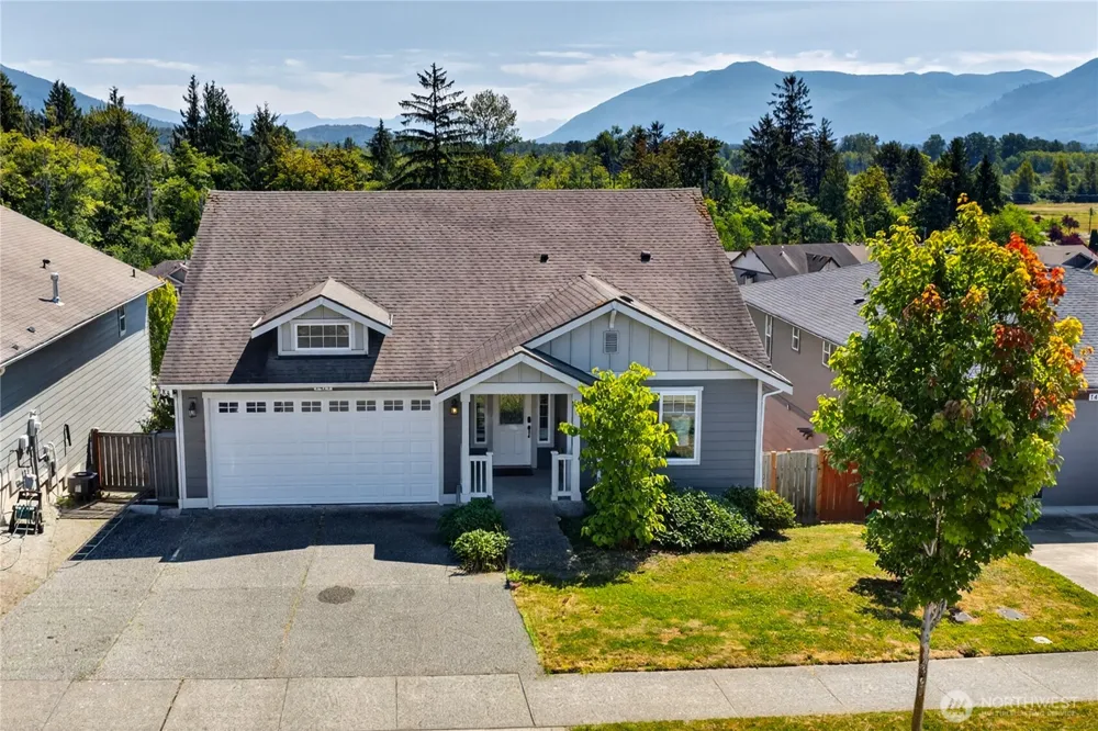 1477 W Gateway Heights Loop Sedro Woolley, WA 98284