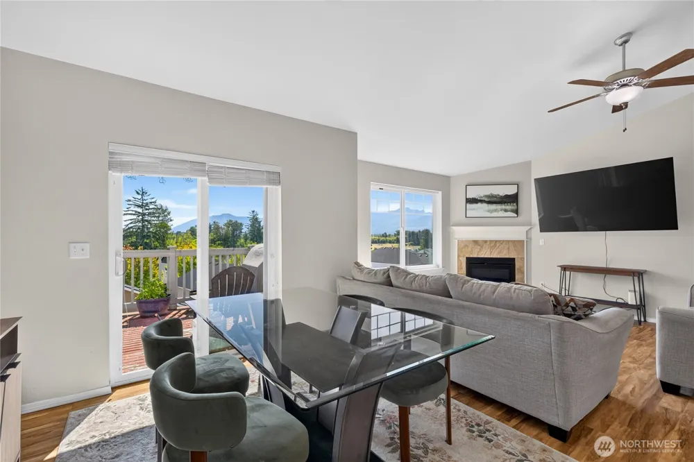1477 W Gateway Heights Loop Sedro Woolley, WA 98284