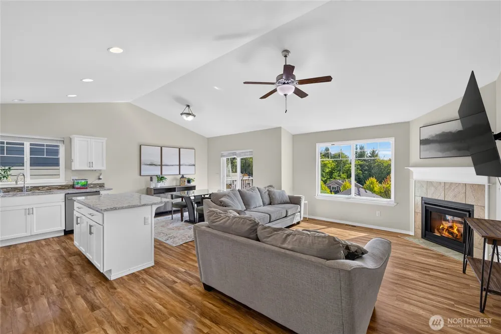 1477 W Gateway Heights Loop Sedro Woolley, WA 98284