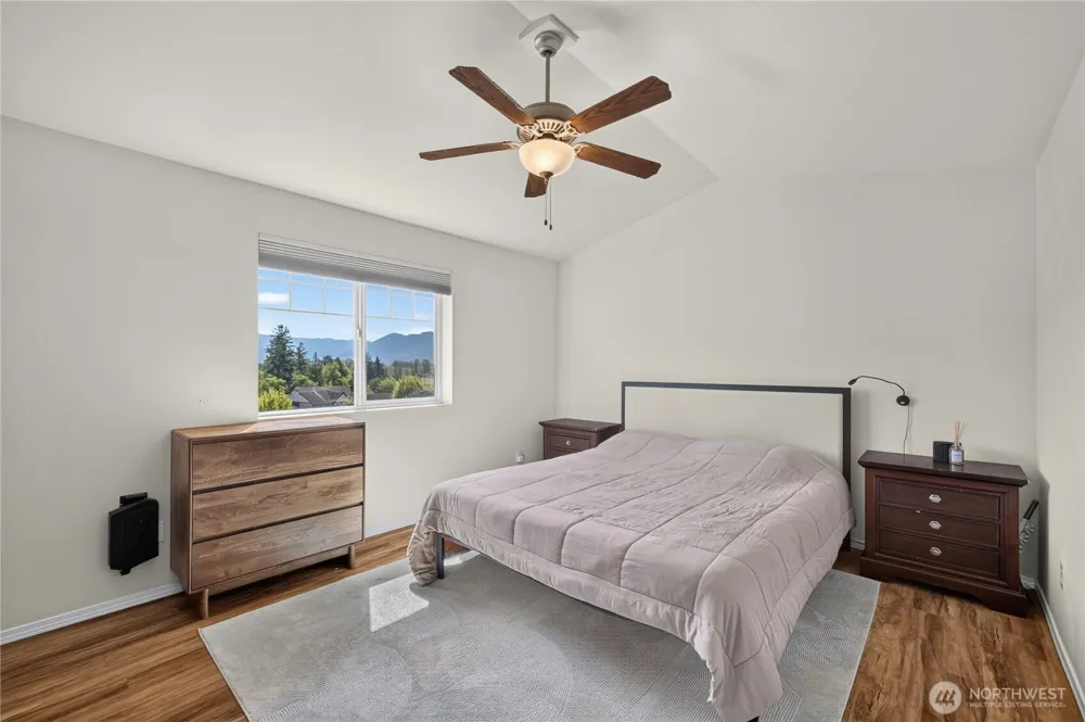 1477 W Gateway Heights Loop Sedro Woolley, WA 98284
