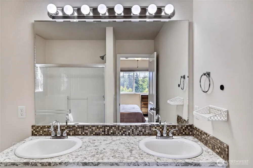 1477 W Gateway Heights Loop Sedro Woolley, WA 98284