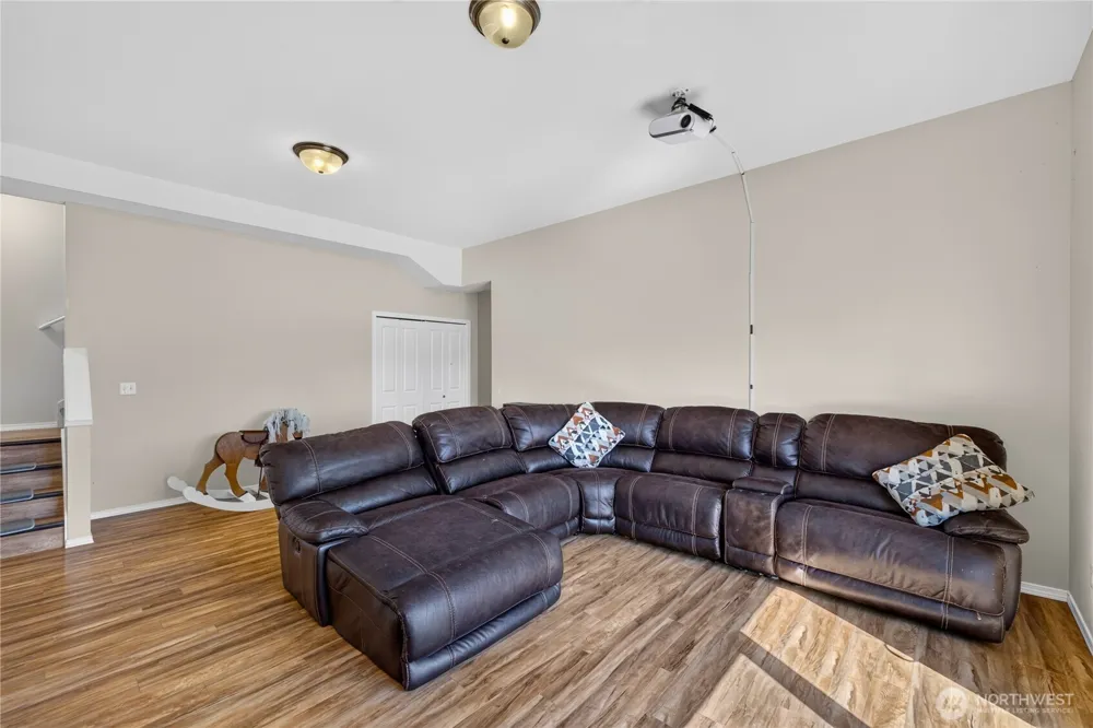 1477 W Gateway Heights Loop Sedro Woolley, WA 98284
