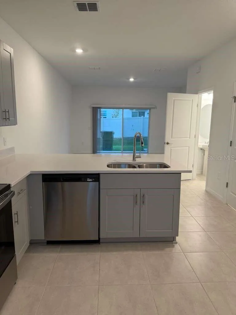 3184 SKYLINE LOOP Poinciana, FL 34758